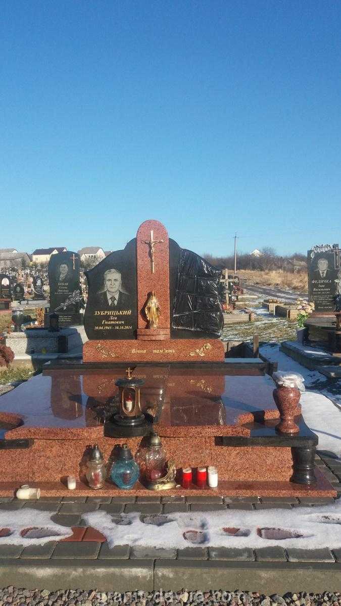 Пам'ятник P-001 Пам'ятник P-001